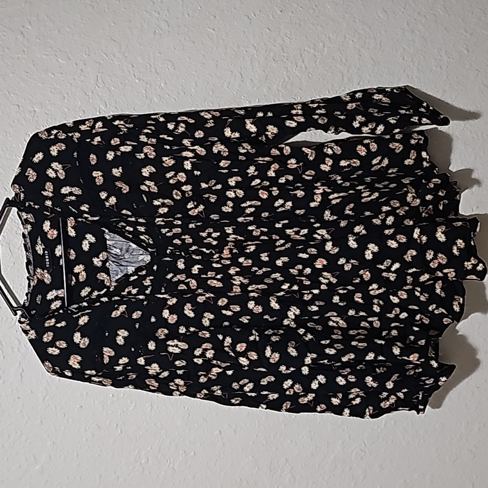Torrid Subject flower blouse